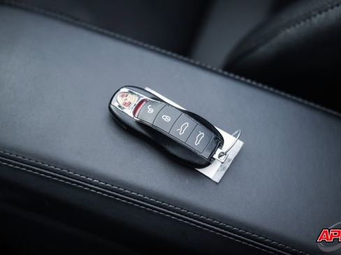 Used 2017 Porsche 718 Boxster S image 75