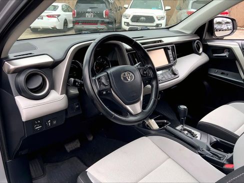 Used 2018 Toyota RAV4 XLE image 18