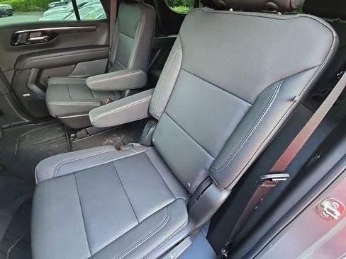 Used 2026 Chevrolet Tahoe Z71 w/ Z71 Off-Road Package AWD/4WD image 17