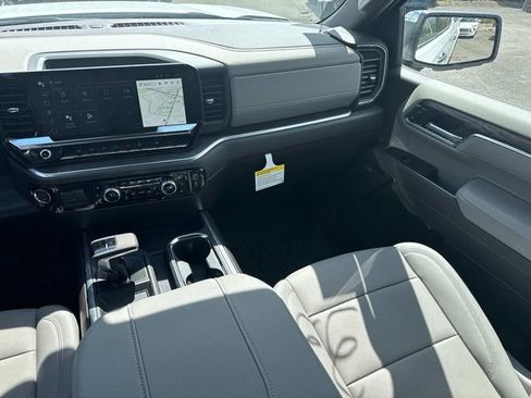 New 2026 GMC Sierra 1500 SLT w/ SLT Premium Plus Package image 18