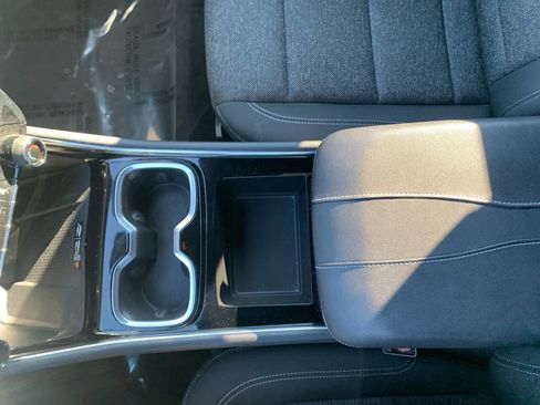 Used 2025 Chevrolet Traverse LT image 25