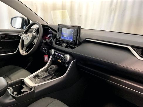 Used 2021 Toyota RAV4 LE AWD/4WD image 14