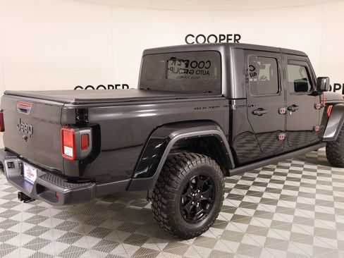 Used 2023 Jeep Gladiator Willys image 21
