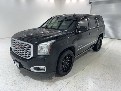Used 2018 GMC Yukon Denali w/ Denali Ultimate Package image 1