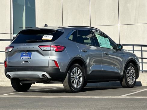 Certified 2022 Ford Escape SEL image 3