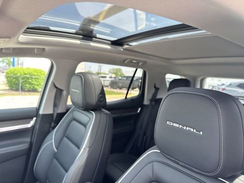 New 2026 GMC Terrain Denali w/ LPO, Black Badging Package image 22