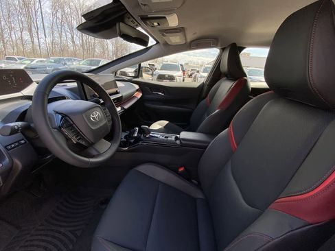 Used 2026 Toyota Prius Plug-In Hybrid FWD image 34