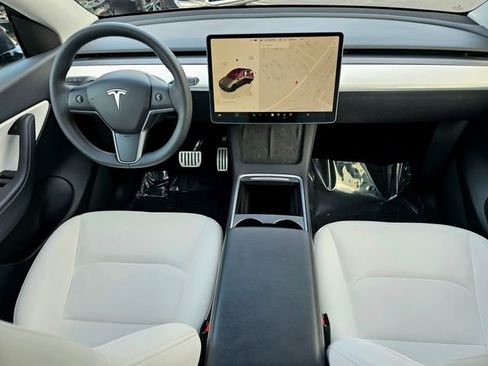 Used 2022 Tesla Model Y Performance image 25