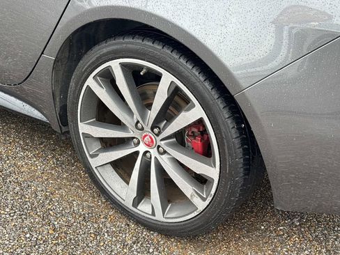 Used 2017 Jaguar XF S RWD image 5