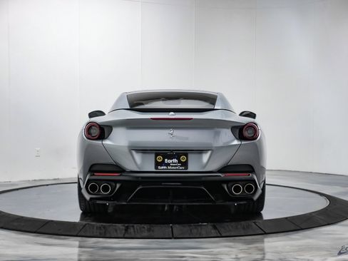 Used 2019 Ferrari Portofino image 17