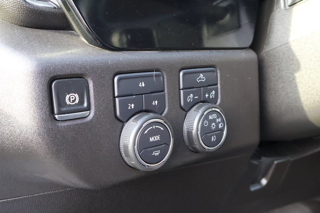 Used 2025 Chevrolet Silverado 2500 LT w/ Convenience Package AWD/4WD image 18