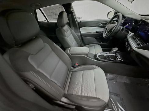 New 2026 Chevrolet Trax LT w/ Driver Confidence Package FWD image 28