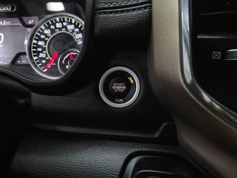 Used 2019 RAM 1500 Laramie AWD/4WD image 25