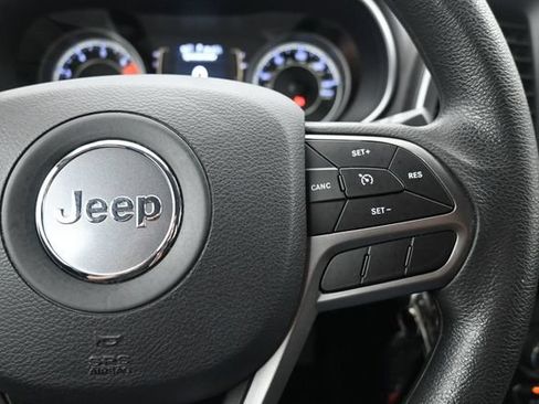 Used 2020 Jeep Cherokee Latitude AWD/4WD image 25