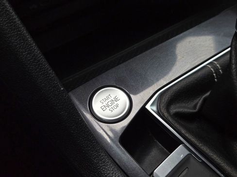 Used 2023 Volkswagen Tiguan SE R-Line FWD image 18