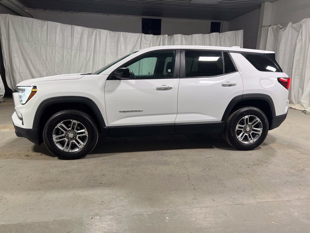Used 2026 GMC Terrain Elevation FWD image 4