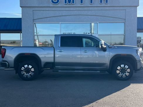 Used 2025 GMC Sierra 2500 Denali w/ Denali Reserve Package image 2