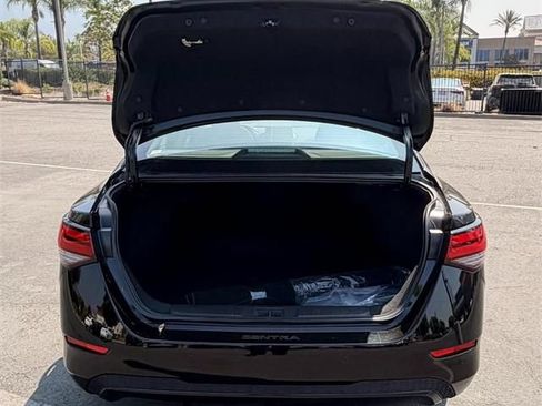 Used 2025 Nissan Sentra SV FWD image 7