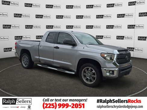 Used 2018 Toyota Tundra SR5 RWD image 1