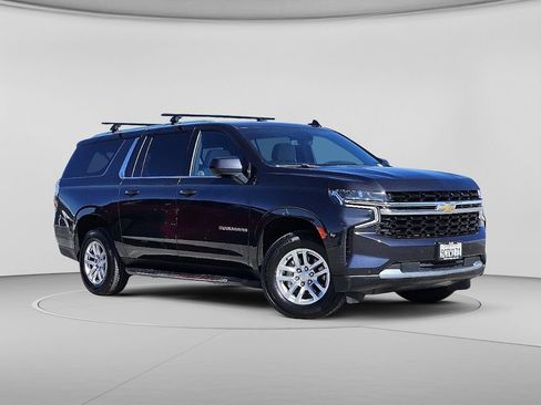 Used 2022 Chevrolet Suburban LS w/ Driver Alert Package AWD/4WD image 3