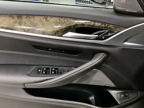 Used 2021 BMW 540i xDrive w/ Premium Package image 34