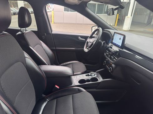 Used 2024 Ford Escape ST-Line w/ Cold Weather Package image 19