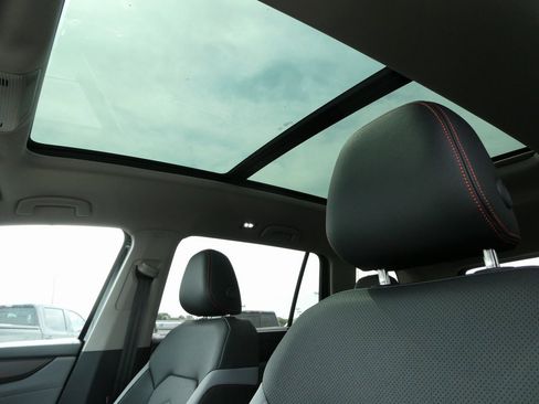 New 2025 Volkswagen Atlas Peak Edition SE image 33