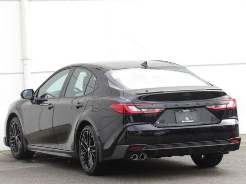 Certified 2025 Toyota Camry SE FWD image 5