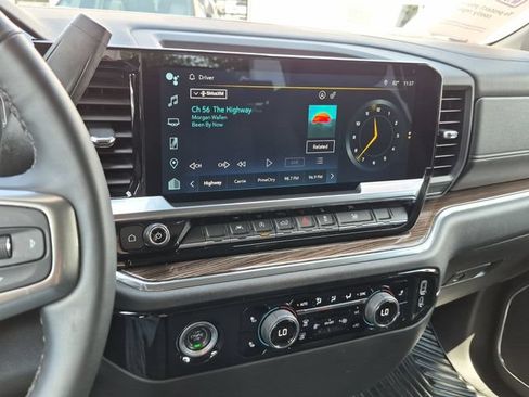 Used 2023 Chevrolet Silverado 1500 LT AWD/4WD image 15