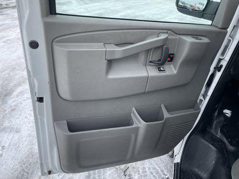 Used 2021 Chevrolet Express 2500 w/ Driver Convenience Package image 10