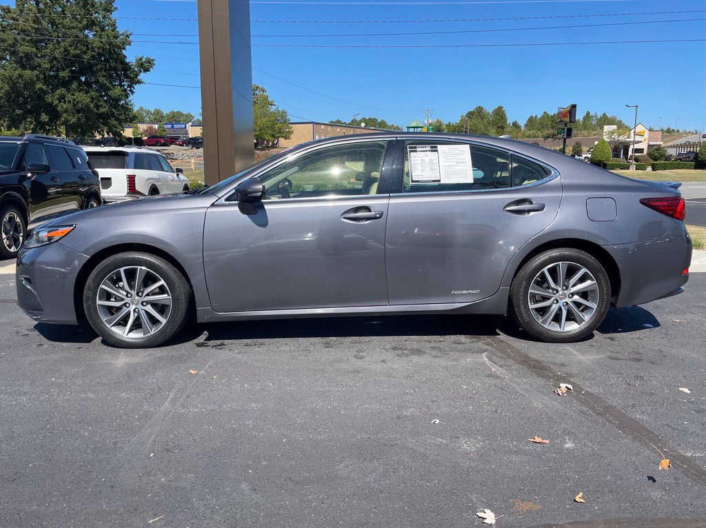 Used 2016 Lexus ES 300h w/ Luxury Package w/Wood Trim FWD image 5