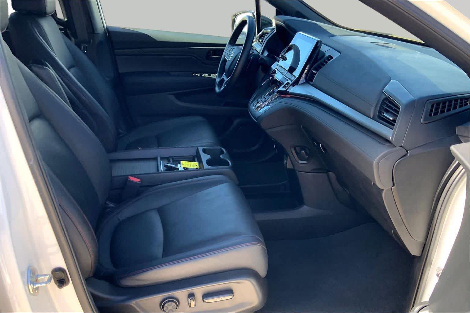 Used 2024 Honda Odyssey Sport image 9