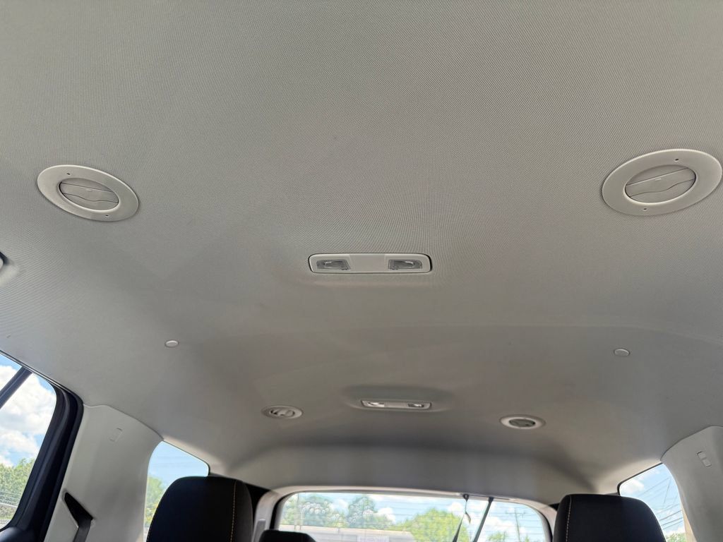 Used 2020 Chevrolet Traverse LS FWD image 27
