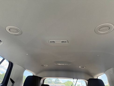 Used 2020 Chevrolet Traverse LS FWD image 27