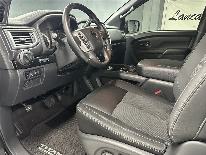 Used 2019 Nissan Titan SV w/ SV Convenience Package AWD/4WD image 2