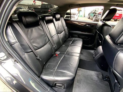 Used 2011 Toyota Avalon Limited image 18