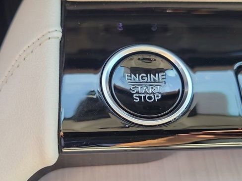 Certified 2025 Lincoln Navigator Reserve AWD/4WD image 33