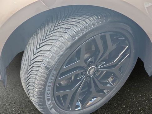 Used 2020 Land Rover Range Rover Evoque SE image 34