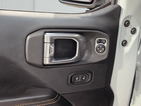Used 2024 Jeep Wrangler Unlimited Sahara AWD/4WD image 21