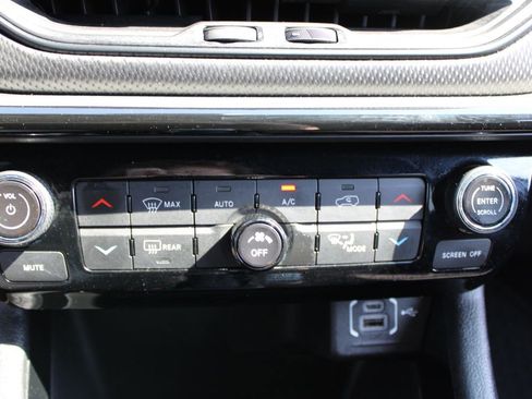 Used 2025 Jeep Compass Trailhawk AWD/4WD image 42
