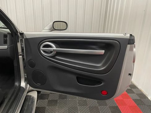 Used 2005 Chevrolet SSR w/ Preferred Equipment Group RWD image 38