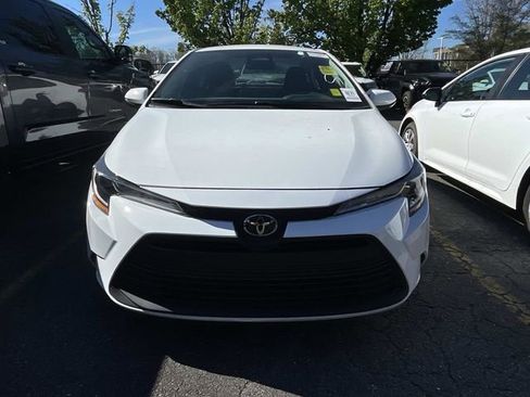 Used 2024 Toyota Corolla LE image 6