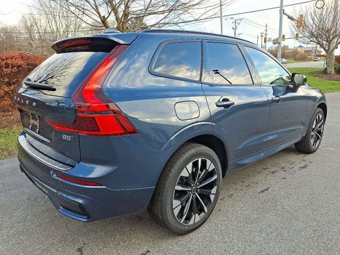 Used 2026 Volvo XC60 B5 Plus w/ Protection Package Premier AWD/4WD image 4