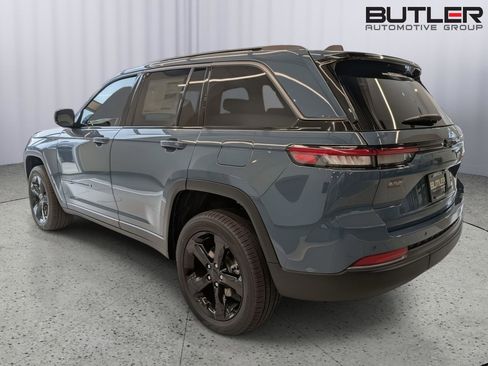 New 2026 Jeep Grand Cherokee Limited RWD image 4