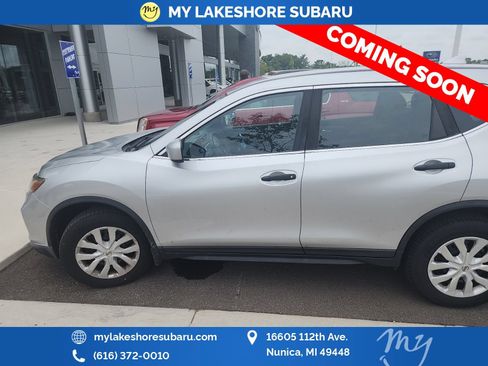 Used 2017 Nissan Rogue S AWD/4WD image 4