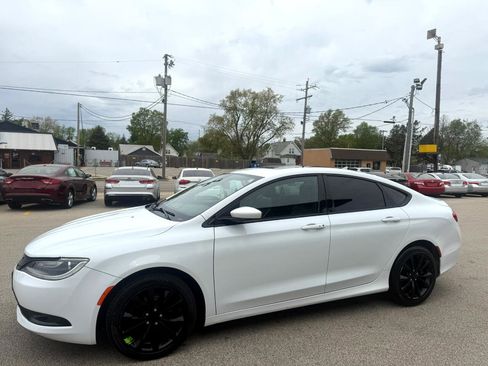 Used 2015 Chrysler 200 S w/ Comfort Group image 4