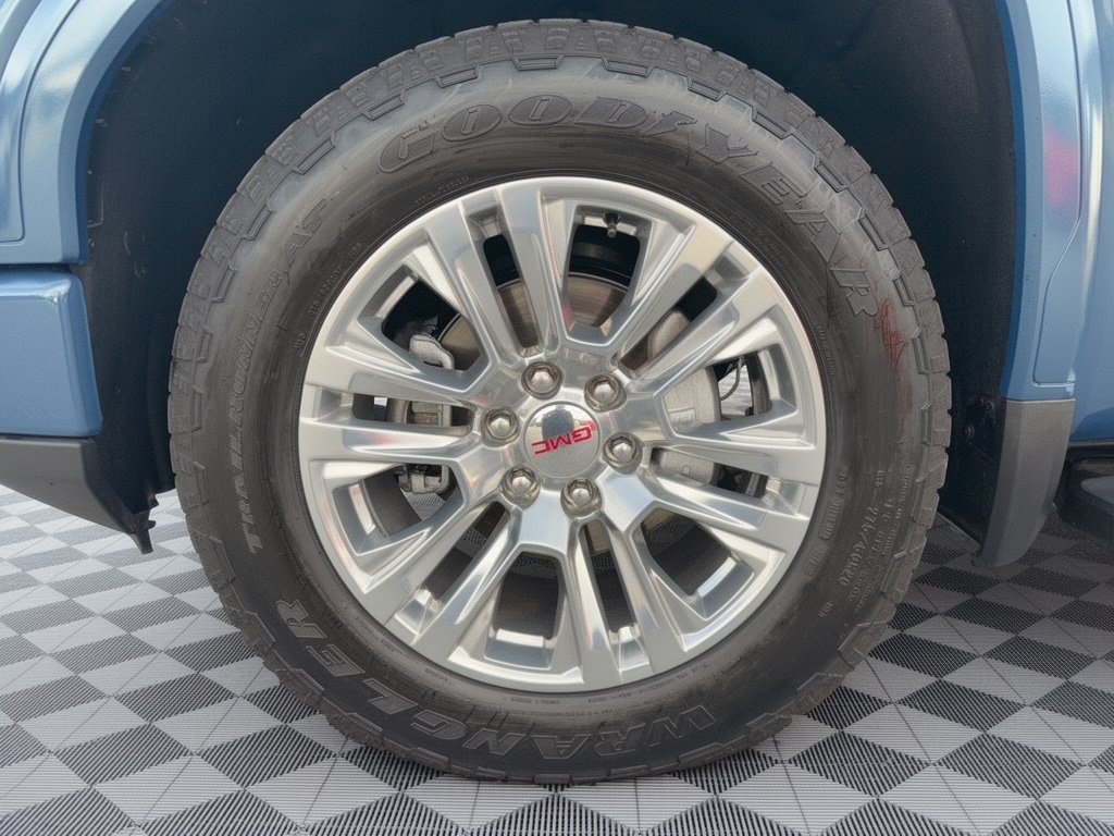 Used 2025 GMC Sierra 1500 Denali w/ Denali Carbonpro Edition AWD/4WD image 13