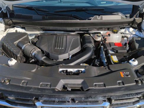 Used 2024 GMC Acadia Elevation image 15