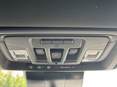 Used 2025 GMC Sierra 1500 AT4 w/ Technology Package AWD/4WD image 19