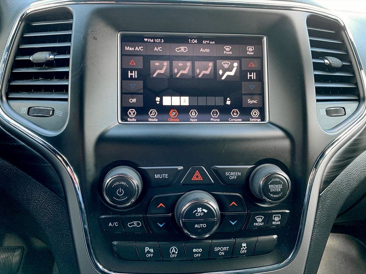 Used 2019 Jeep Grand Cherokee Laredo AWD/4WD image 25